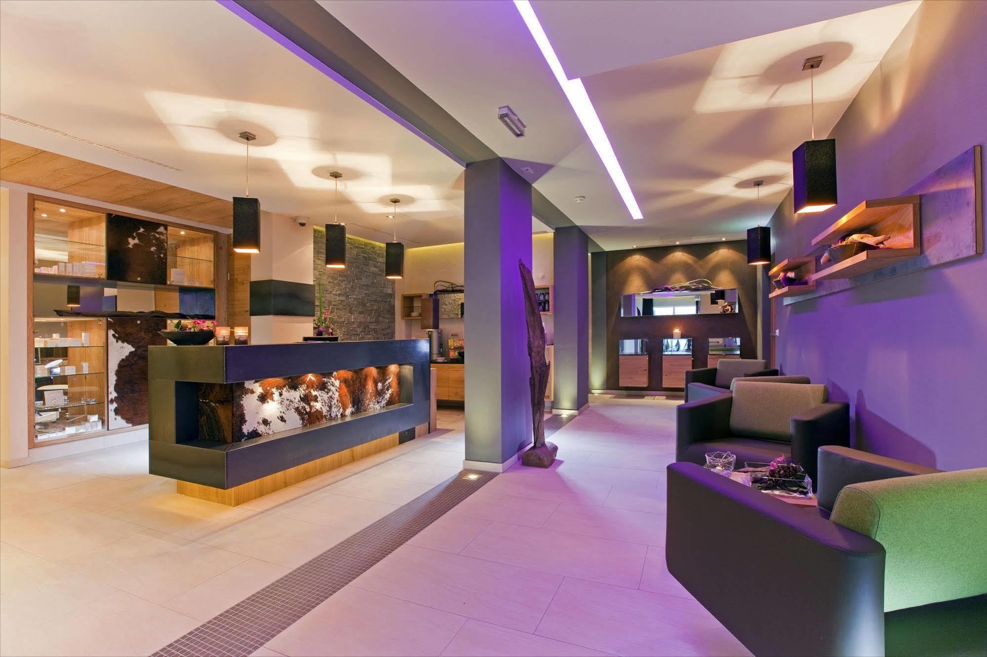 Hotel Fliana 4 Ισγκλ Εξωτερικό φωτογραφία