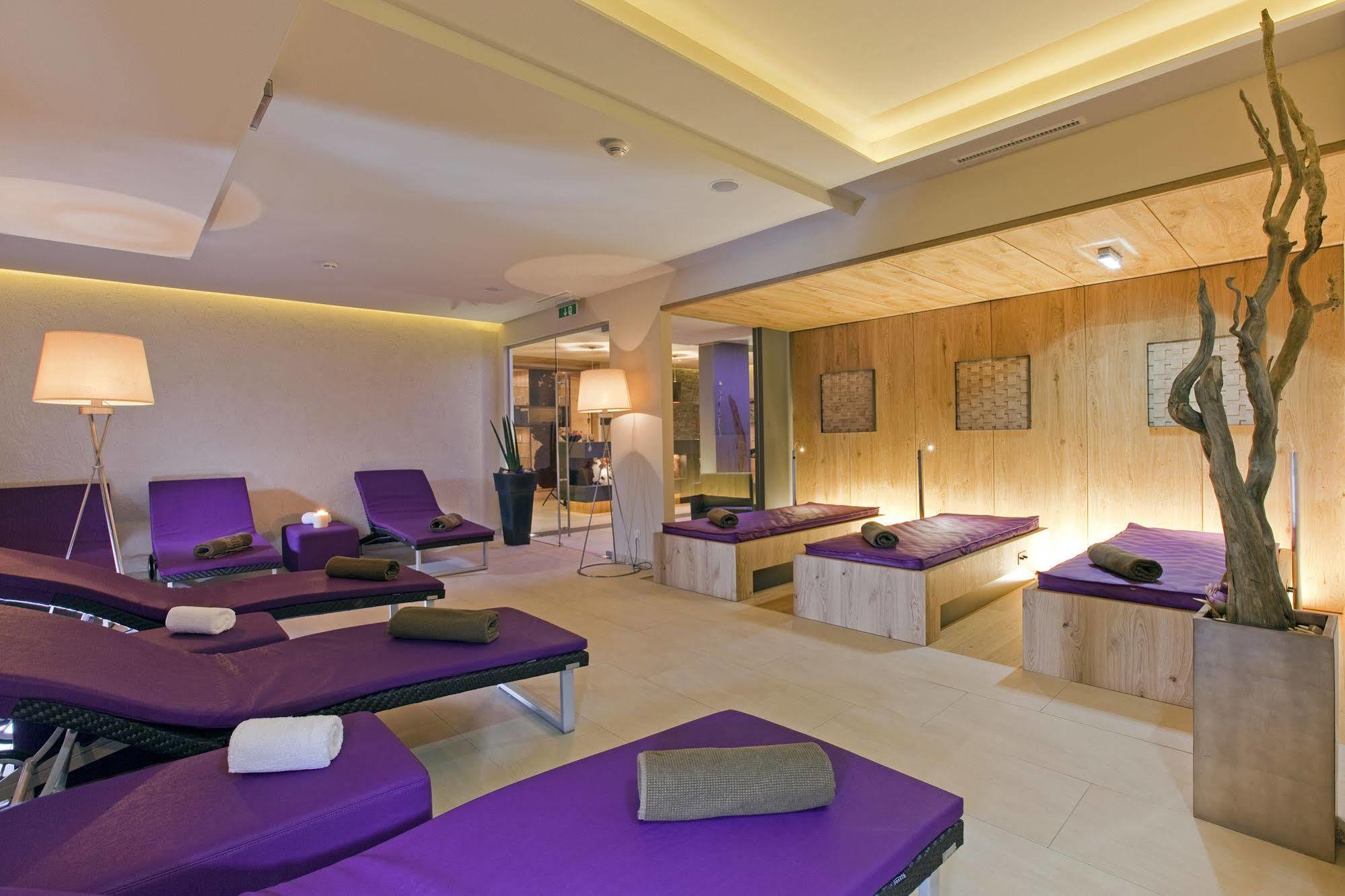 Hotel Fliana 4 Ισγκλ Εξωτερικό φωτογραφία