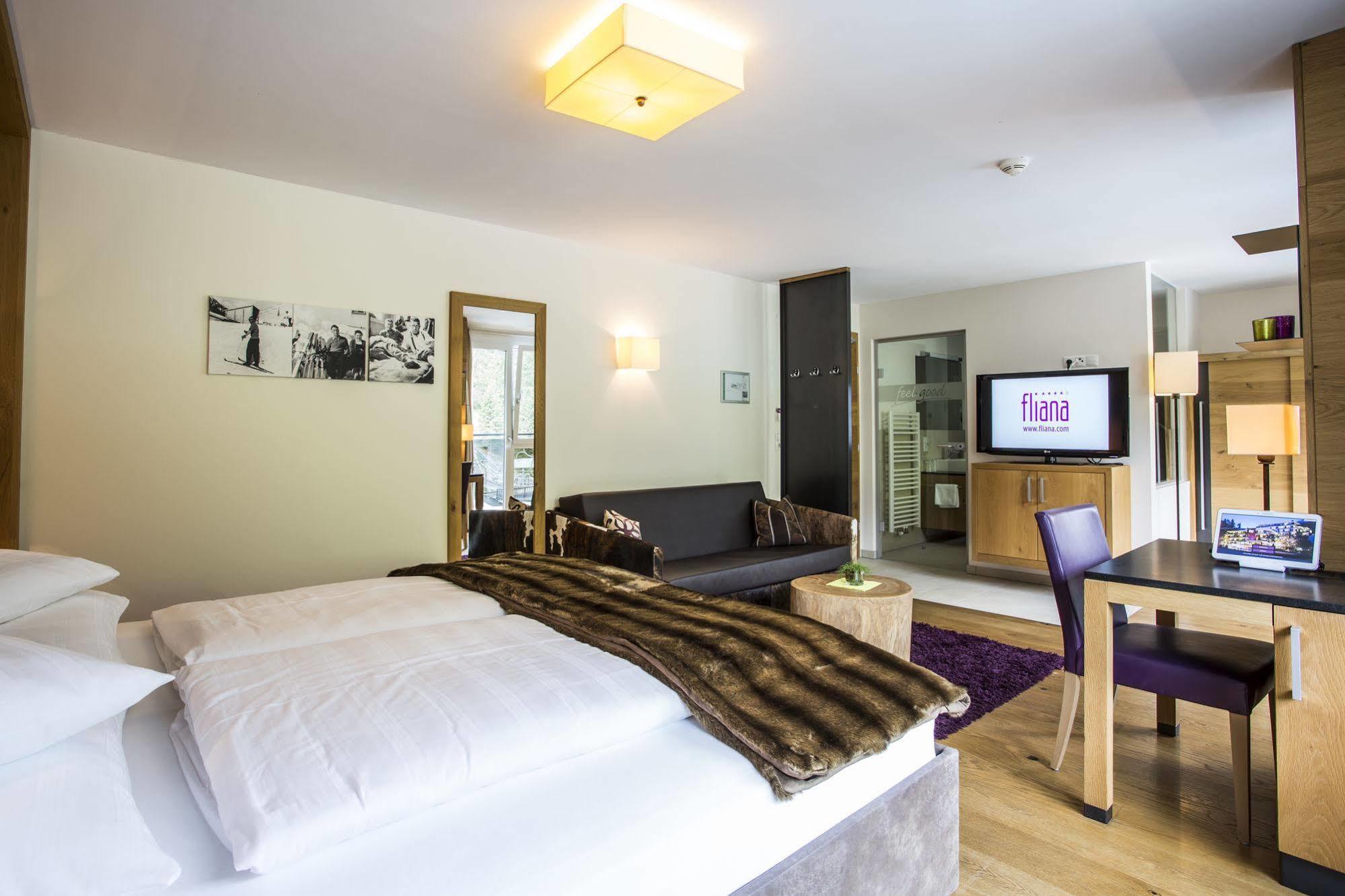 Hotel Fliana 4 Ισγκλ Εξωτερικό φωτογραφία